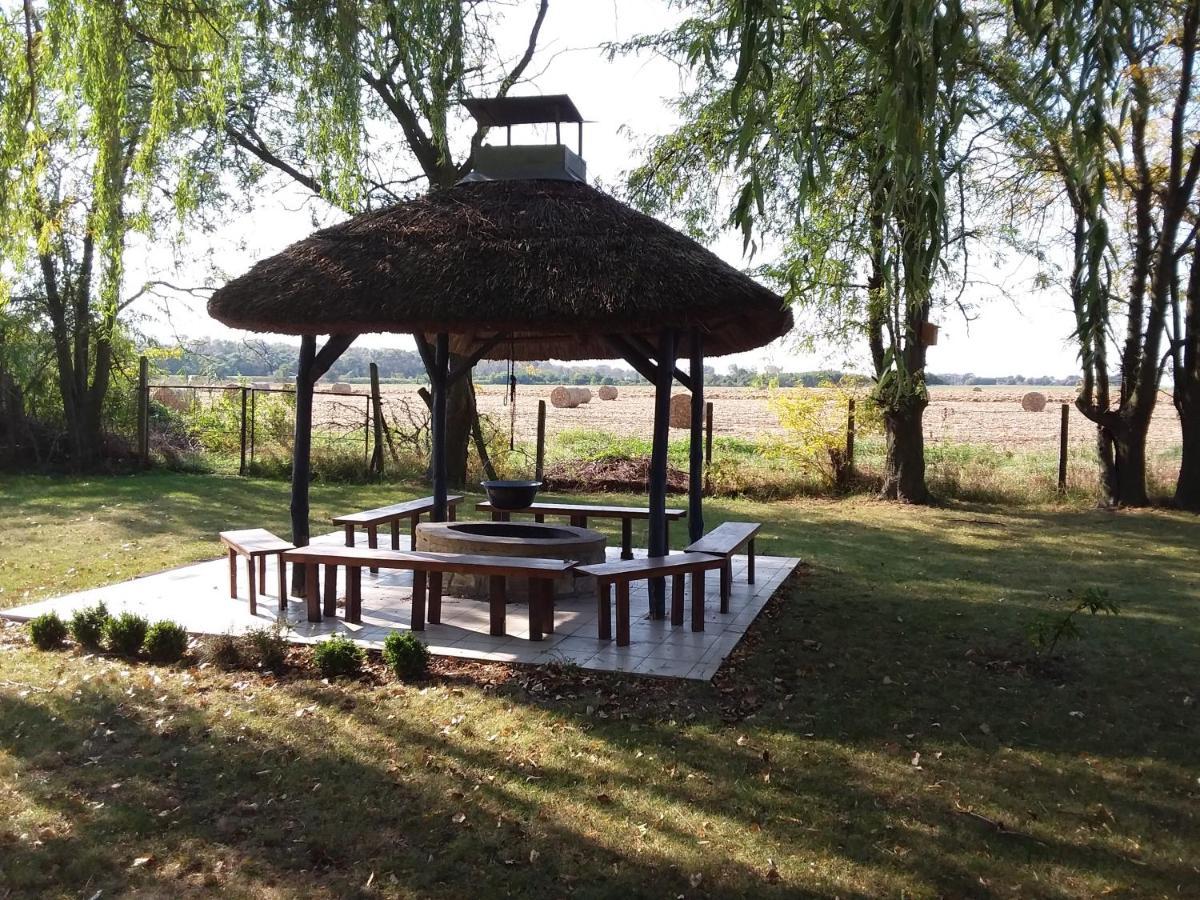 Herberg Tisza Tiszabábolna エクステリア 写真